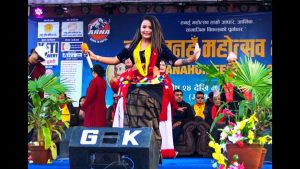 आठौं तनहुँ महोत्सव ः गायक हेमन्त शर्मा र प्रीति आलेले दर्शकलाई नचाए छमछमी,महोत्सवमा ३० लाख आर्थिक कारोबार