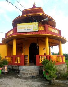 विश्वकर्मा बाबाको मन्दिर मोरङको सुन्दरहरैँचा नगरपालिका–३ गणेशपुरमा रहेको विश्वकर्मा बाबाको मन्दिर । विश्वकर्मा पूजा, आजैका दिन वर्षभरि कुनै पनि अप्रिय घटना नहोस् भनी पार्टपूर्जा, यन्त्र, फलाम र मेसिनको पूजा गर्ने चलन छ । तस्बिर ÷मणिराम दाहाल÷ रासस