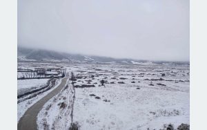 Snowfall in Dhorpatan affects life